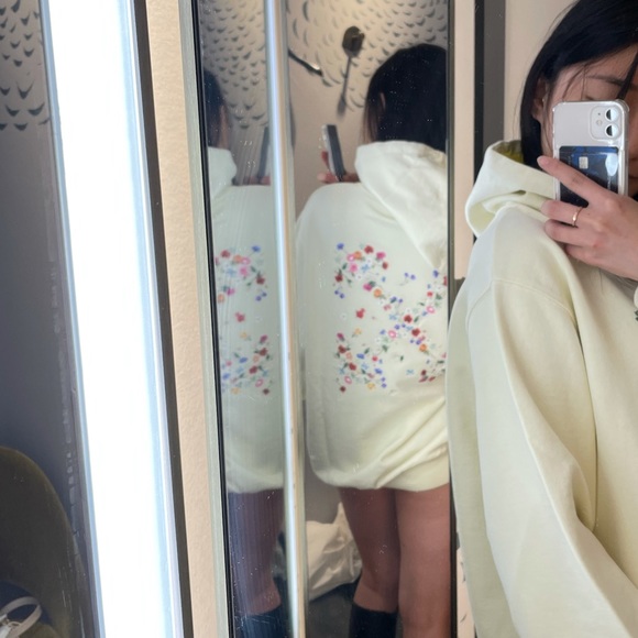 Off-White Limited Edition Cream Floral Hoodie - Picture 3 of 3